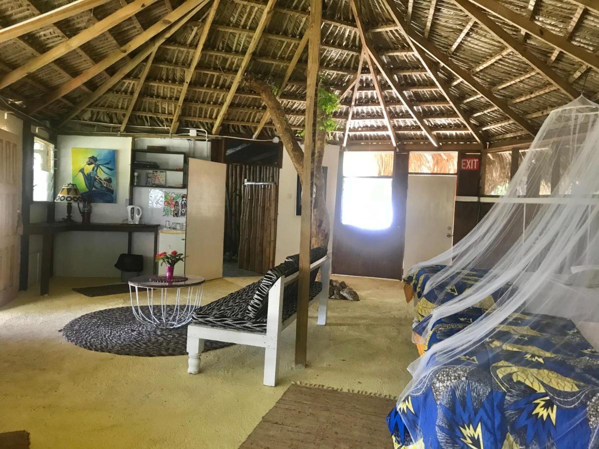 Moringa Ingadi Villa Treasure Beach Exterior photo