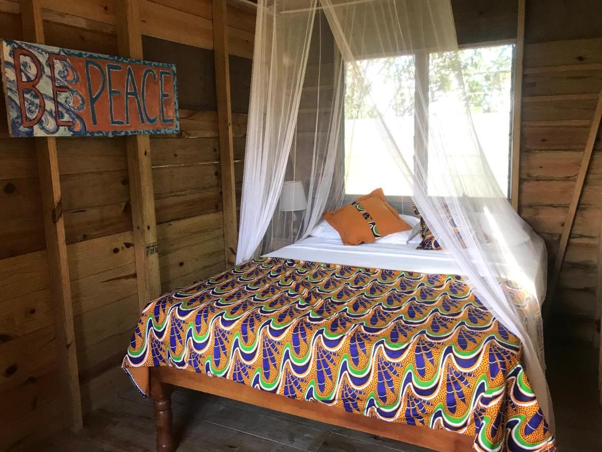 Moringa Ingadi Villa Treasure Beach Exterior photo