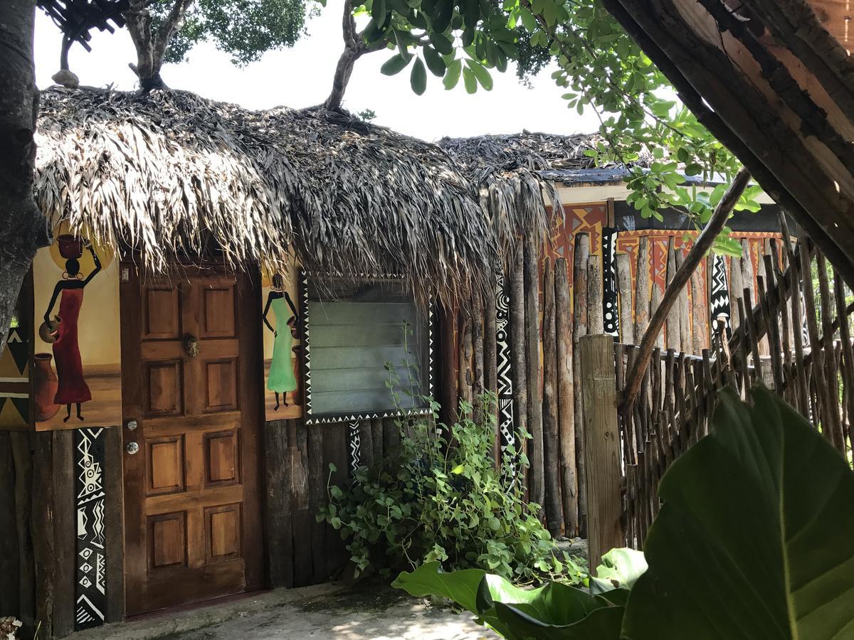 Moringa Ingadi Villa Treasure Beach Exterior photo